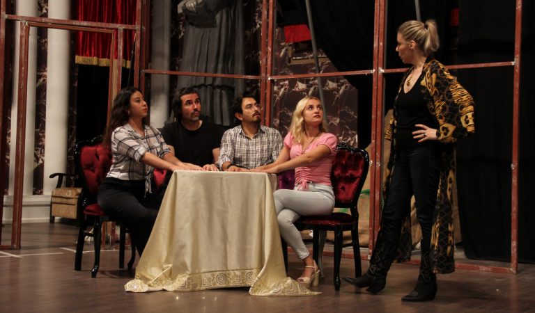 Sahne Tozu Tiyatrosu, Haldun Dormen’in oyunuyla perdelerini açıyor