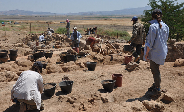 Zincirli Höyük’te, Demir ve Orta Çağ eserleri bulundu