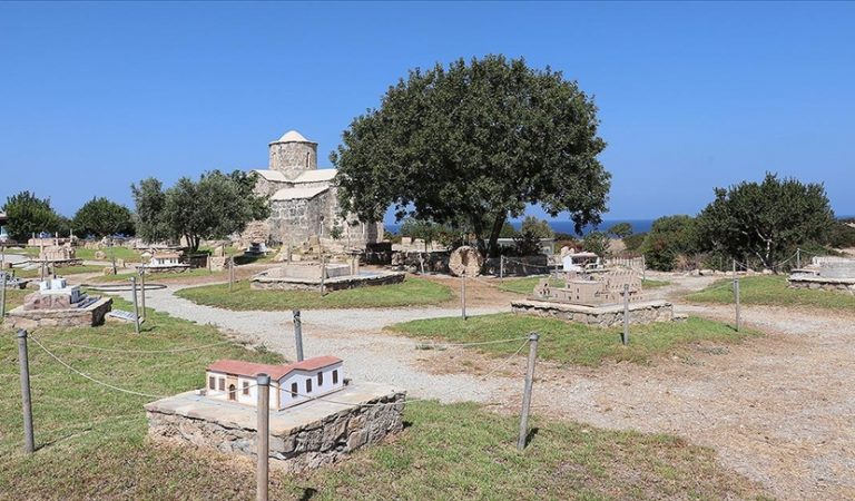 Kıbrıs’taki tarihi ve simge eserlerin minyatürleri ‘Minia Kıbrıs Müzesi’nde sergileni