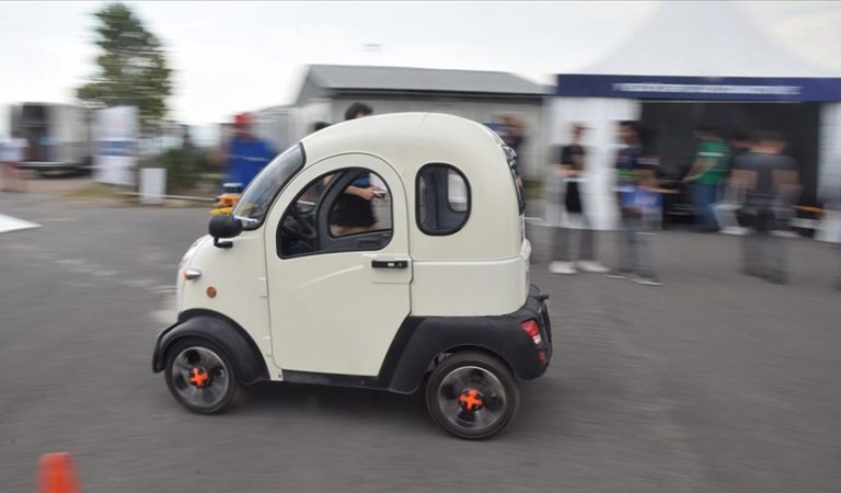Robotaksi Binek Otonom Araç Yarışması’nda sürücüsüz araçlar piste çıktı