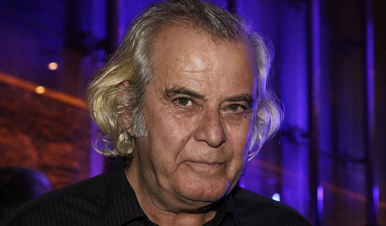 Romantik Yeşilçam filmlerinin yakışıklı jönü: Tarık Akan Romantik Yeşilçam filmlerinin yakışıklı jönü: Tarık Akan